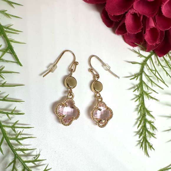 Jewelry - NEW⚜️Crystal Clover Pink Charm Earrings